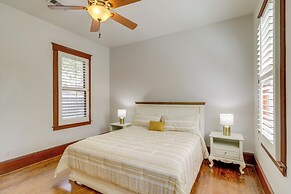 Walkable & Historic Houston Heights Bungalow!