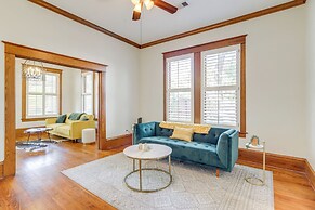 Walkable & Historic Houston Heights Bungalow!