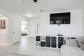 10 Mi to Wdw: Family Home w/ Game Room & Pool!