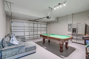 10 Mi to Wdw: Family Home w/ Game Room & Pool!