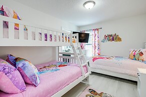 10 Mi to Wdw: Family Home w/ Game Room & Pool!