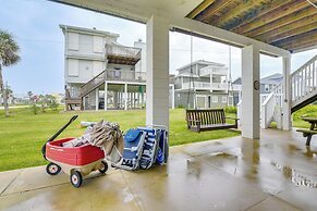 1 Block to Beach: Family Retreat in Galveston!