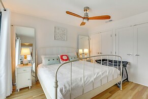 1 Block to Beach: Family Retreat in Galveston!