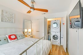 1 Block to Beach: Family Retreat in Galveston!