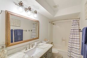 1 Block to Beach: Family Retreat in Galveston!