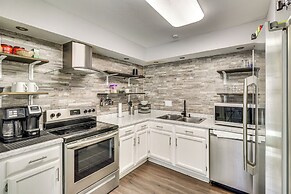 4 Mi to Dtwn: Gem w/ Pool Access & Patio in Austin