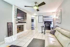 4 Mi to Dtwn: Gem w/ Pool Access & Patio in Austin