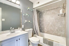 4 Mi to Dtwn: Gem w/ Pool Access & Patio in Austin