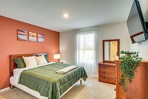 7 Mi to European Village: Pond-front Townhome!