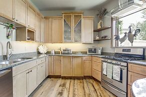 Walkable Apt in Carbondale: 'luxury Artist's Loft'