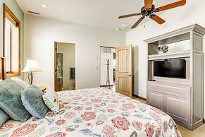 Walkable Apt in Carbondale: 'luxury Artist's Loft'