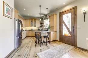 Walkable Apt in Carbondale: 'luxury Artist's Loft'