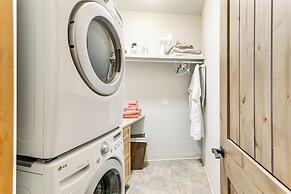 Walkable Apt in Carbondale: 'luxury Artist's Loft'