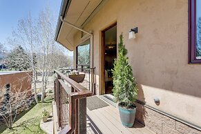 Walkable Apt in Carbondale: 'luxury Artist's Loft'