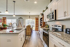 2 Mi to Steeplechase Racecourse: Stylish Aiken Gem