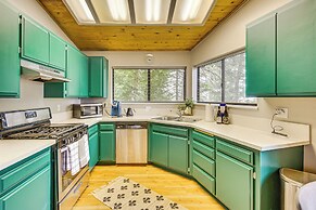 2 Mi to Lake Arrowhead: Treetop Retreat w/ Deck