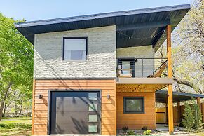 2 Blocks to Delano District: Modern Tiny Home!
