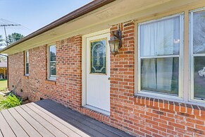 5 Mi to Chatuge Lake: Hayesville Hideaway!