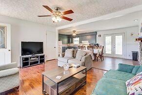 5 Mi to Chatuge Lake: Hayesville Hideaway!