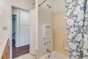 5 Mi to Chatuge Lake: Hayesville Hideaway!