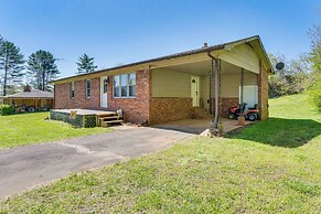 5 Mi to Chatuge Lake: Hayesville Hideaway!