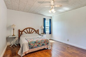 5 Mi to Chatuge Lake: Hayesville Hideaway!