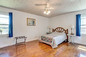 5 Mi to Chatuge Lake: Hayesville Hideaway!