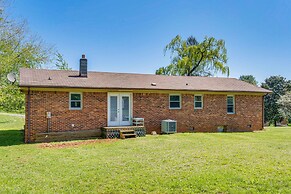 5 Mi to Chatuge Lake: Hayesville Hideaway!