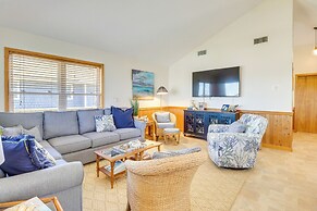 Hot Tub & Ocean Views: Kitty Hawk Haven!