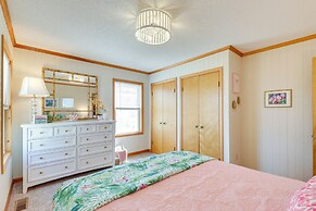 Hot Tub & Ocean Views: Kitty Hawk Haven!