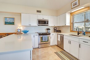 Hot Tub & Ocean Views: Kitty Hawk Haven!