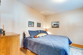 Private Dock, BBQ Ready: Lakefront Fifield Home!