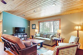 Private Dock, BBQ Ready: Lakefront Fifield Home!