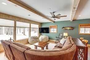 Private Dock, BBQ Ready: Lakefront Fifield Home!