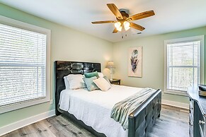 4 Mi to Lake Barkley: Pet-friendly Home w/ Hot Tub