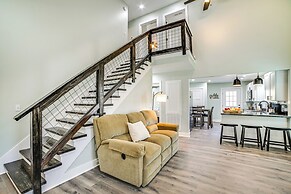 4 Mi to Lake Barkley: Pet-friendly Home w/ Hot Tub