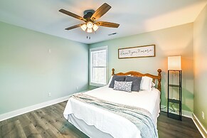 4 Mi to Lake Barkley: Pet-friendly Home w/ Hot Tub