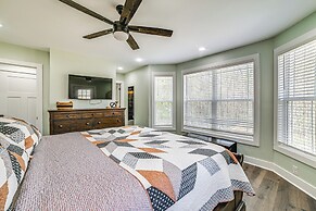 4 Mi to Lake Barkley: Pet-friendly Home w/ Hot Tub