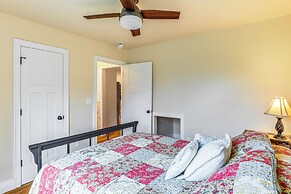 On Farm: Charming Hendersonville Retreat!