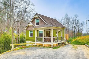 On Farm: Charming Hendersonville Retreat!