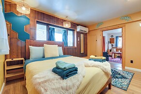 Walk to Trails: Artsy Mtn-view Getaway in Vernon!