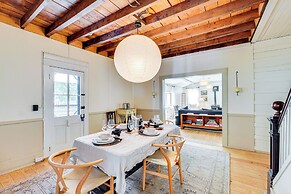 Historic Catskills Farmhouse Cottage by Belleayre