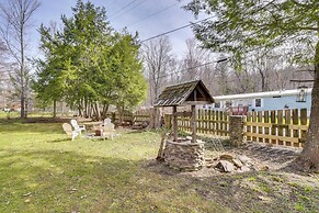 Historic Catskills Farmhouse Cottage by Belleayre