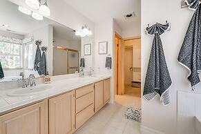 2 Mi to Badger Mountain: Hot Tub Haven!