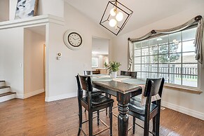 2 Mi to Badger Mountain: Hot Tub Haven!