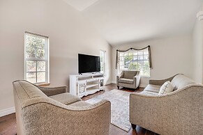 2 Mi to Badger Mountain: Hot Tub Haven!