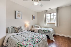 2 Mi to Badger Mountain: Hot Tub Haven!