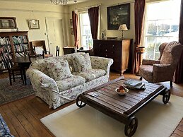 Peacocks Tearoom and Fine B&B