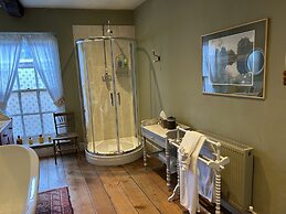 Peacocks Tearoom and Fine B&B