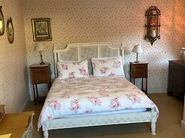 Peacocks Tearoom and Fine B&B